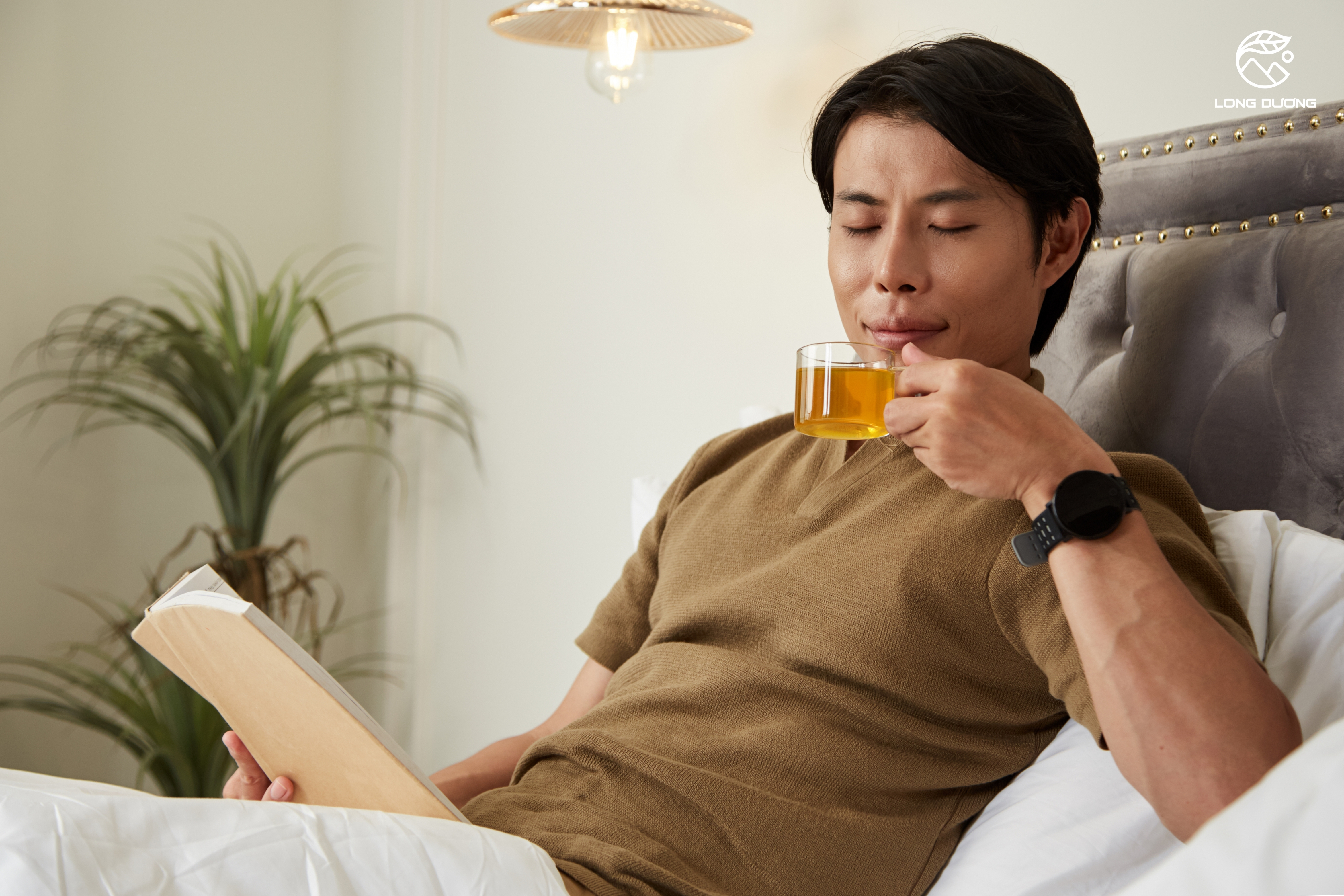 Thưởng Trà và Đọc Sách